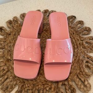 Wild Rose Rubber Gucci Slides
